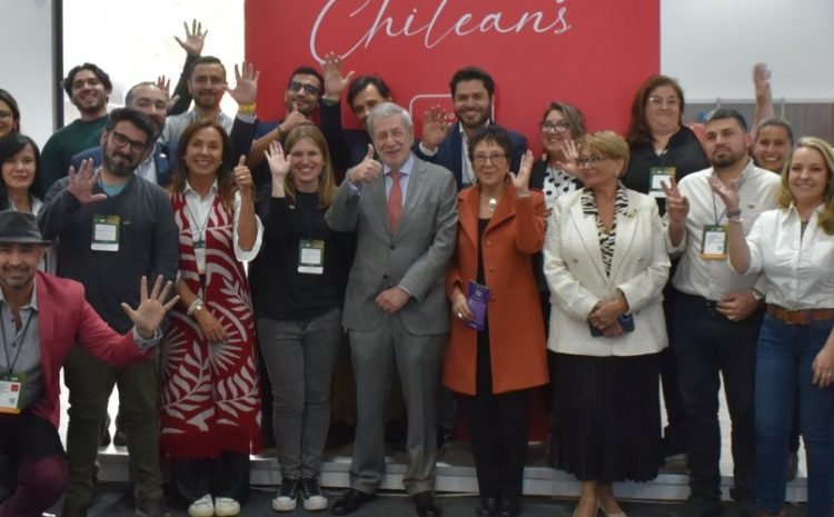 Agosto 2023 Cedetec Spa y Artecrobo estuvieron presentes  como representantes de Chile en Edutechnia 2023 Bogotá Colombia