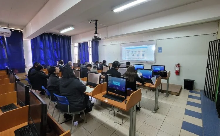  13 Colegios de la Municipalidad de Los Angeles -Chile se capacitaron en el uso de Artecrobo Robotica Pedagogica. – Octubre 2023